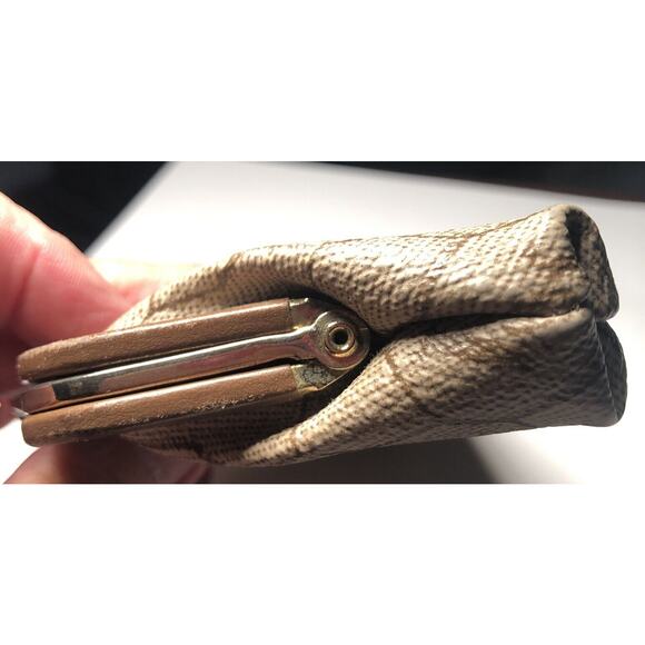 Christian Dior Rare Vintage Leather Monogram Kisslock Change Purse READ Descript - Picture 10 of 11